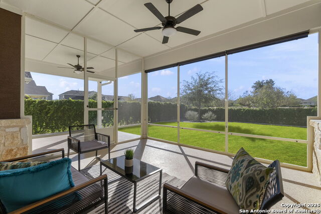 Image 32 of 40 For 8489 Ivy Curl