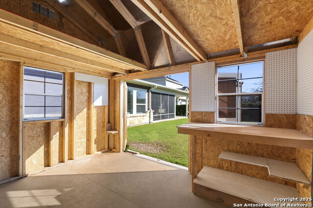 Image 35 of 40 For 8489 Ivy Curl