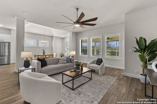 Image 9 of 40 For 8489 Ivy Curl