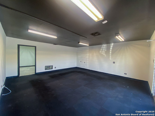 Listing photo id 12 for 129 Bandera  