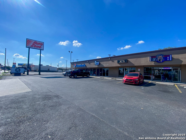 Listing photo id 1 for 129 Bandera  