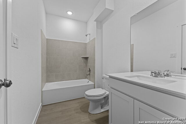 Listing photo id 10 for 3816 Northaven