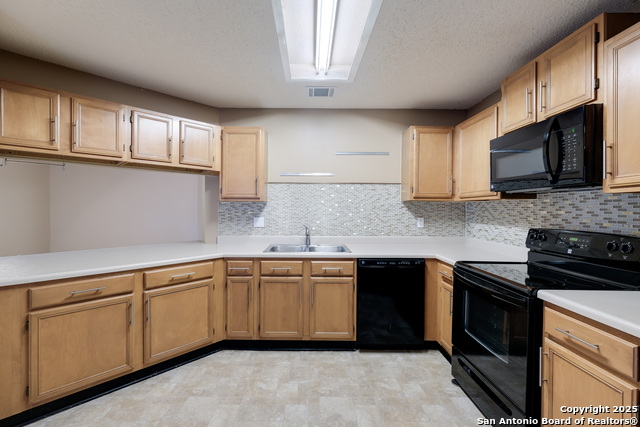 Image 11 of 31 For 7715 Cascade Oak