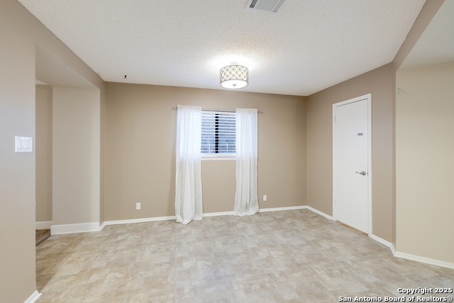 Image 13 of 31 For 7715 Cascade Oak