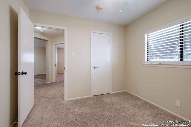 Image 23 of 31 For 7715 Cascade Oak