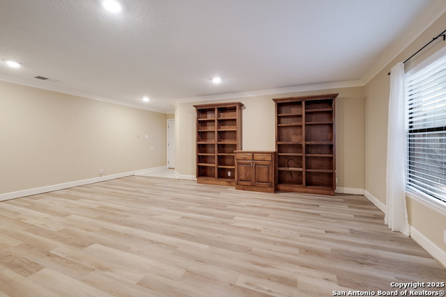 Image 5 of 31 For 7715 Cascade Oak