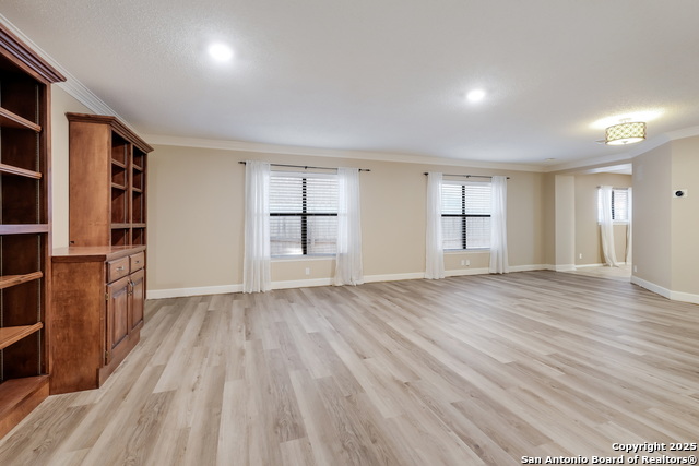 Image 6 of 31 For 7715 Cascade Oak