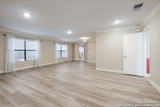 Image 7 of 31 For 7715 Cascade Oak