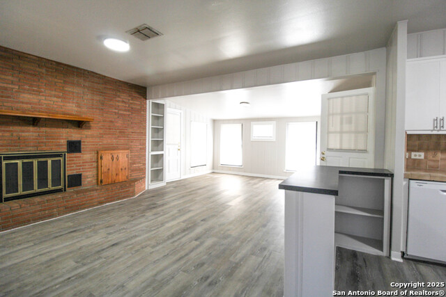 Image 12 of 47 For 434 Cosgrove