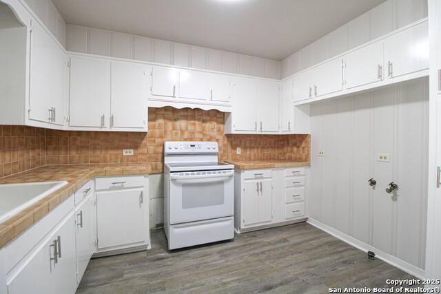 Image 18 of 47 For 434 Cosgrove