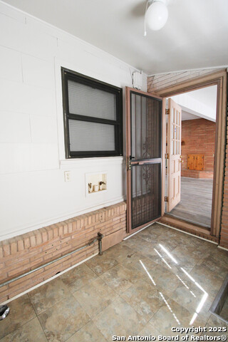 Image 20 of 47 For 434 Cosgrove