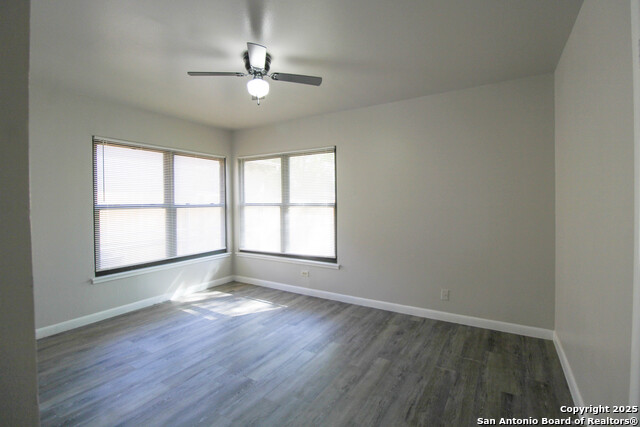 Image 30 of 47 For 434 Cosgrove