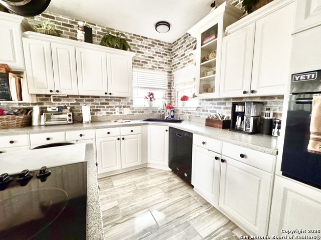 Image 11 of 35 For 325 Eagle Ridge