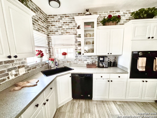 Image 12 of 35 For 325 Eagle Ridge