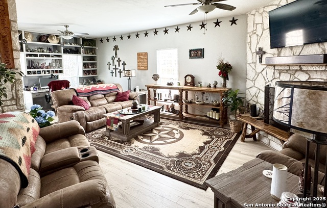 Image 5 of 35 For 325 Eagle Ridge