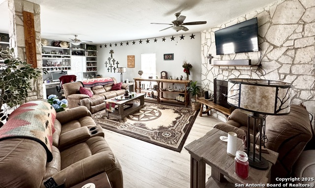 Image 6 of 35 For 325 Eagle Ridge