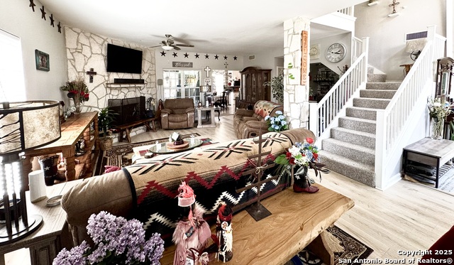 Image 7 of 35 For 325 Eagle Ridge