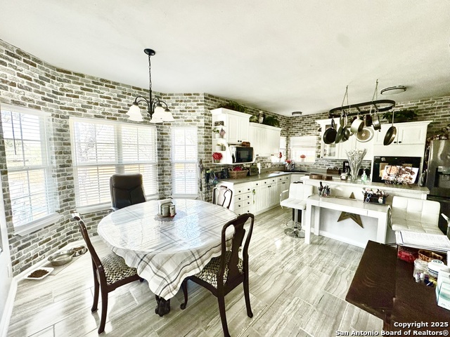 Image 9 of 35 For 325 Eagle Ridge