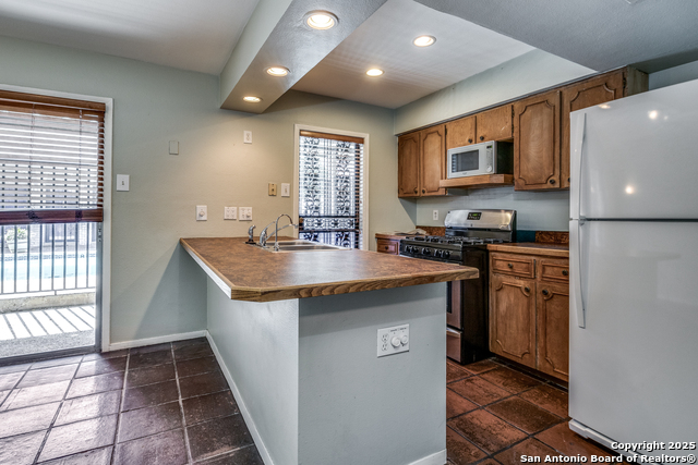 Image 13 of 26 For 102 Vassar 4