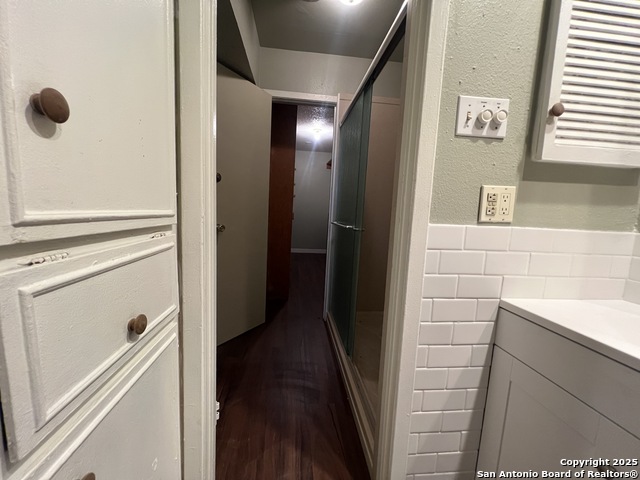 Image 23 of 26 For 102 Vassar 4