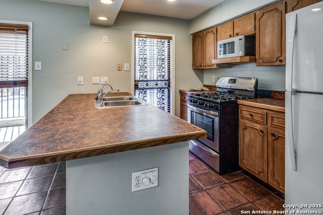 Image 8 of 26 For 102 Vassar 4