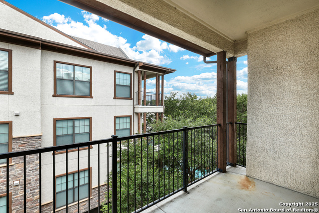 Image 24 of 34 For 7342 Oak Manor Dr 1304