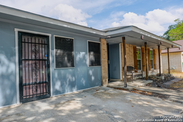 Image 3 of 18 For 313 Renee  