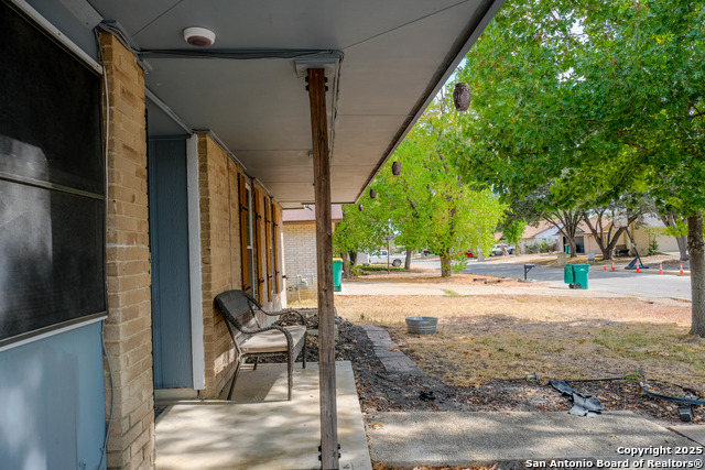 Image 4 of 18 For 313 Renee  