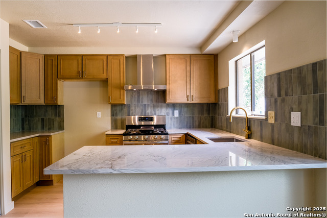 Image 5 of 18 For 313 Renee  