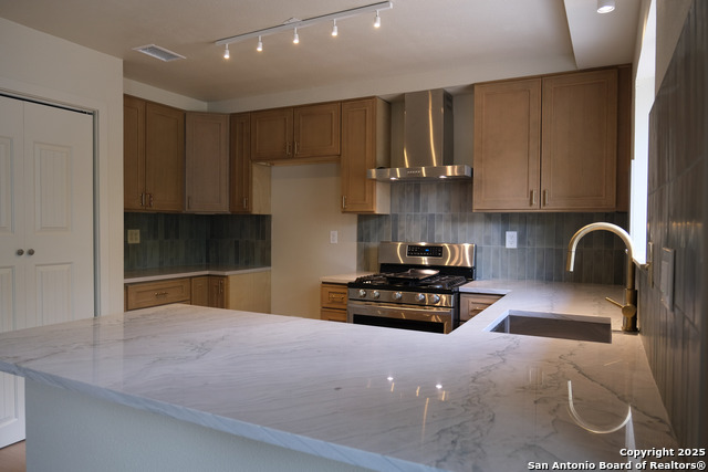 Image 8 of 18 For 313 Renee  