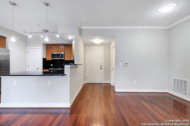 Image 2 of 26 For 7342 Oak Manor Dr  3106