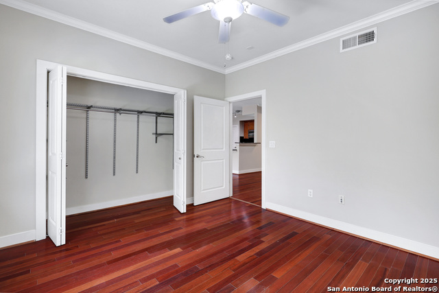 Image 22 of 26 For 7342 Oak Manor Dr  3106