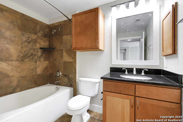 Image 23 of 26 For 7342 Oak Manor Dr  3106