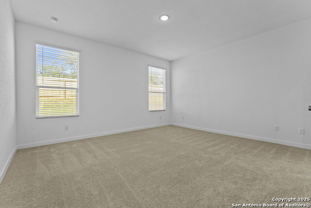 Listing photo id 17 for 3820 Northaven