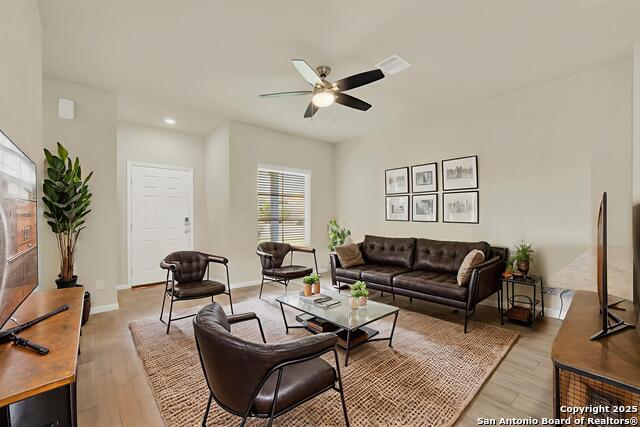 Image 2 of 30 For 1333 Kelly River