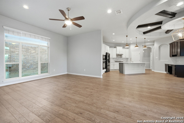 Listing photo id 8 for 9502 Bricewood Tree