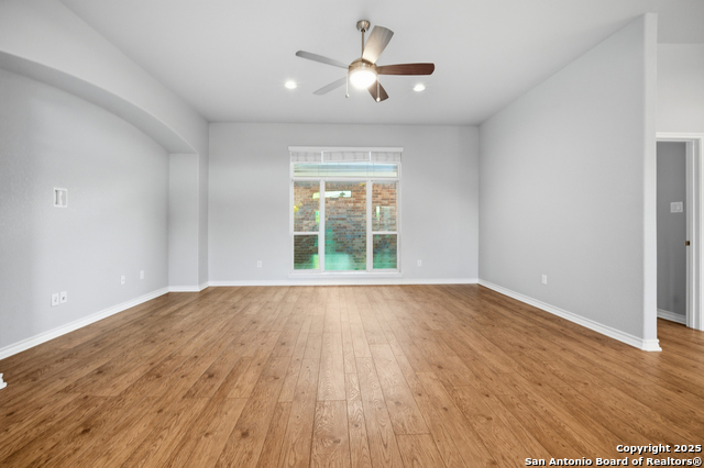 Listing photo id 11 for 9502 Bricewood Tree