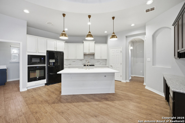 Listing photo id 12 for 9502 Bricewood Tree