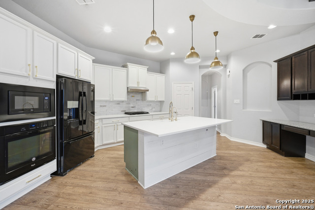 Listing photo id 15 for 9502 Bricewood Tree