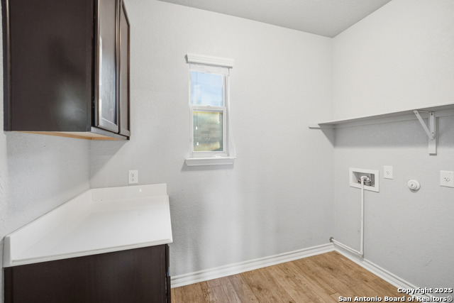 Listing photo id 16 for 9502 Bricewood Tree