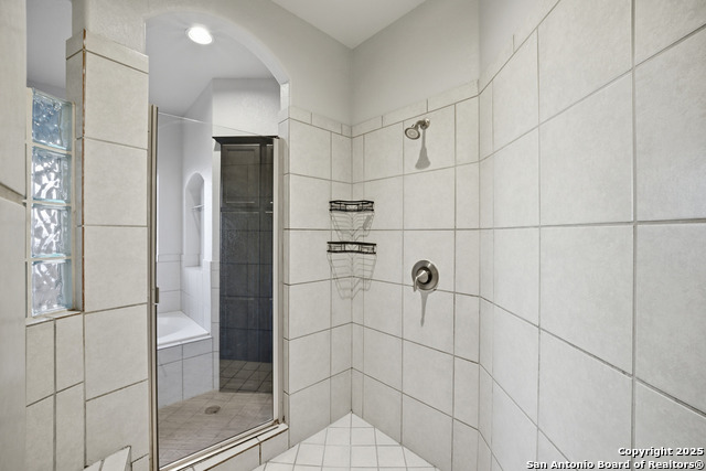 Listing photo id 24 for 9502 Bricewood Tree