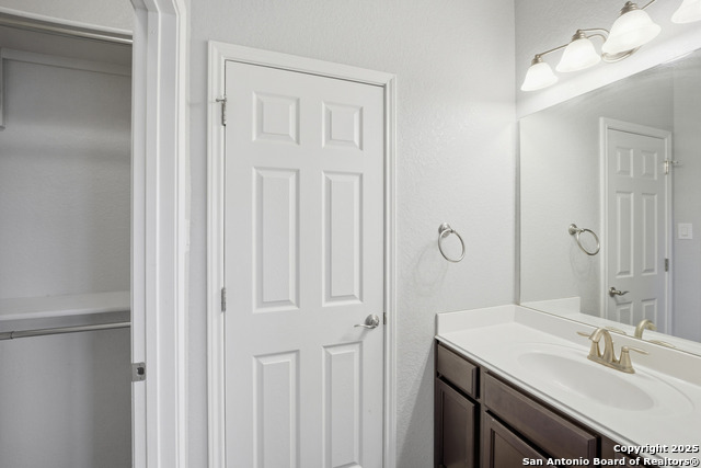 Listing photo id 26 for 9502 Bricewood Tree