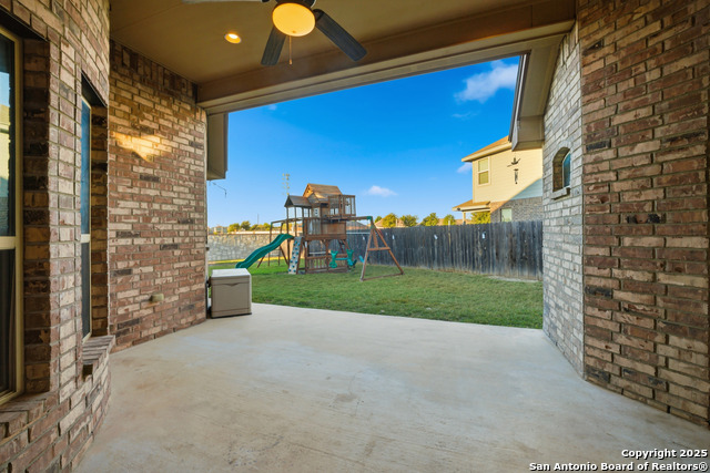 Listing photo id 31 for 9502 Bricewood Tree