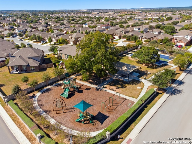 Listing photo id 35 for 9502 Bricewood Tree