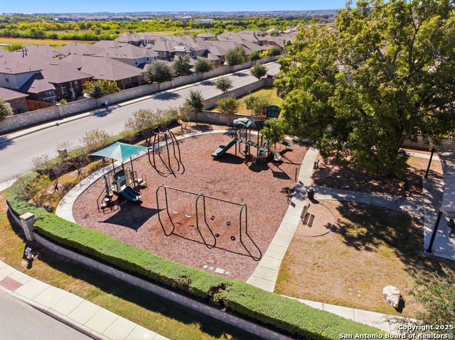 Listing photo id 36 for 9502 Bricewood Tree