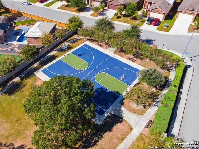 Listing photo id 37 for 9502 Bricewood Tree