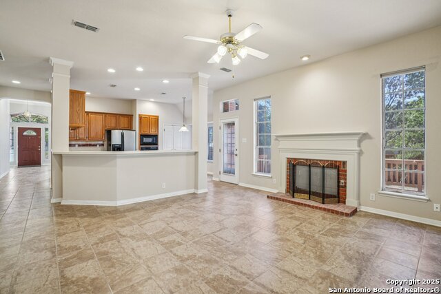 Listing photo id 8 for 9403 Oakwood