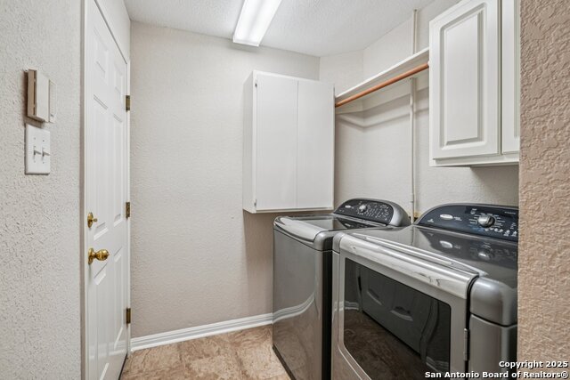 Listing photo id 14 for 9403 Oakwood