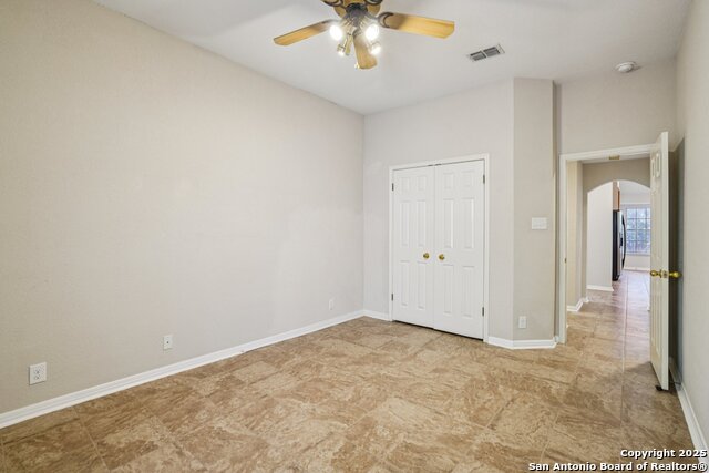 Listing photo id 15 for 9403 Oakwood