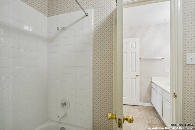 Listing photo id 17 for 9403 Oakwood